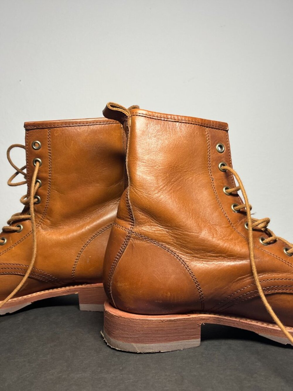 Frye Women's Veronica Combat Caramel Boot - SIZE 10B - Picture 3 of 5